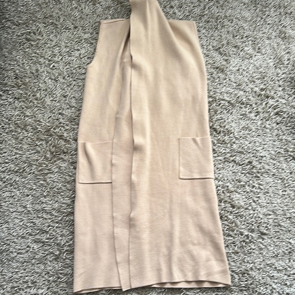 Tahari Women’s Chic Tan Sleeveless Long Soft Business Vest with Pockets Size SM - Picture 4 of 8